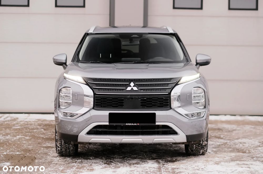 Mitsubishi Outlander - 4