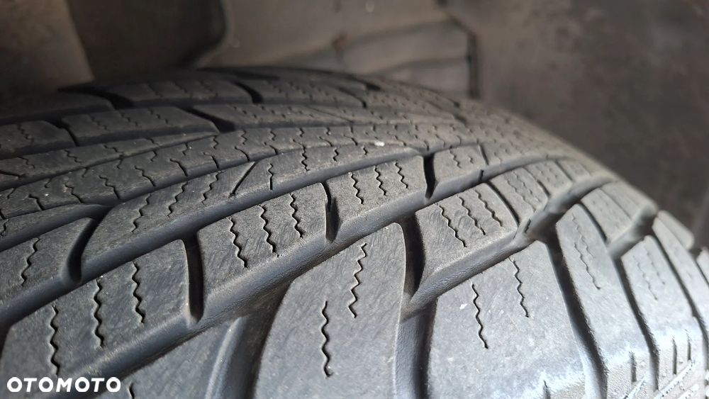 Toyota RAV4 2.0 Fun - 12