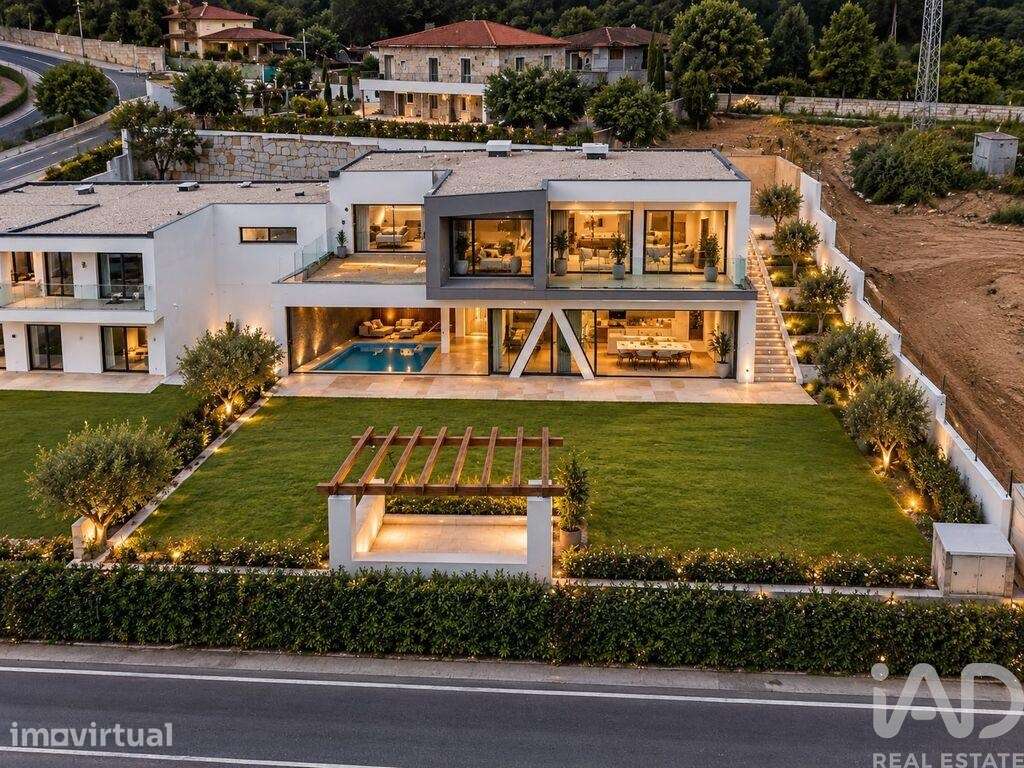 Casa / Villa T4 em Rebordões (Souto) de 171 m2 - Grande imagem: 2/8