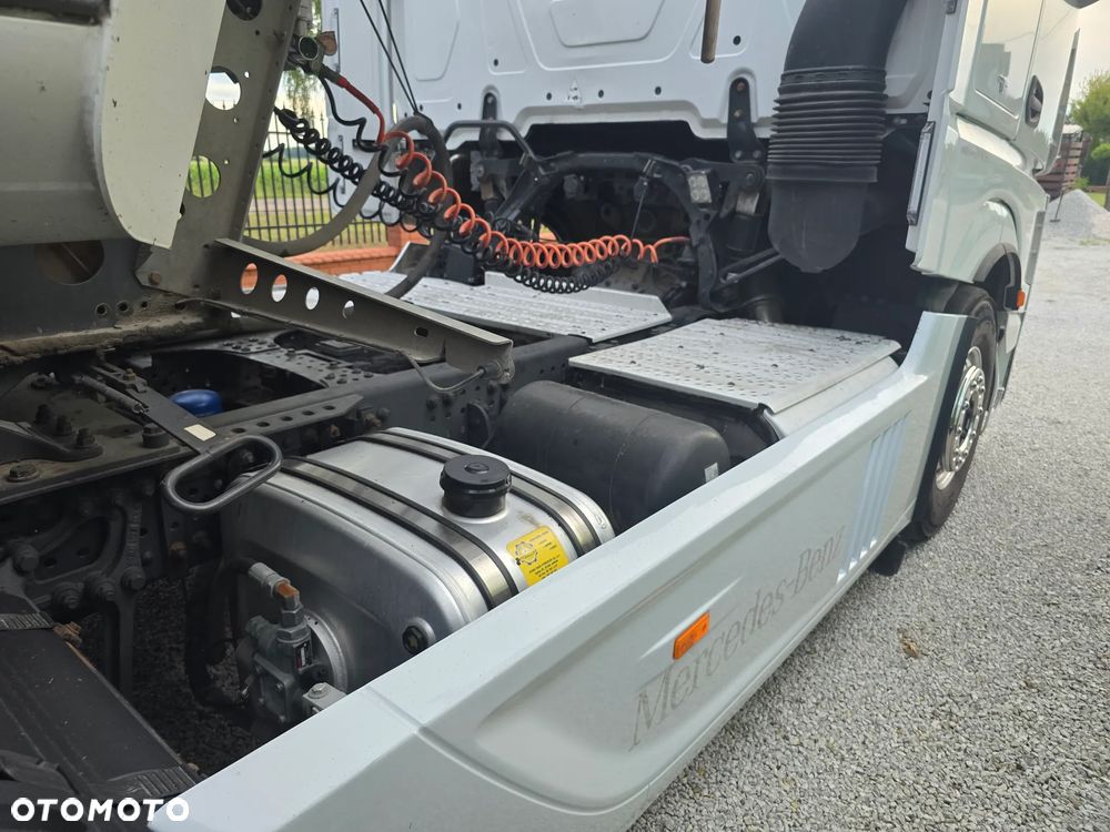 Mercedes-Benz ACTROS - 23