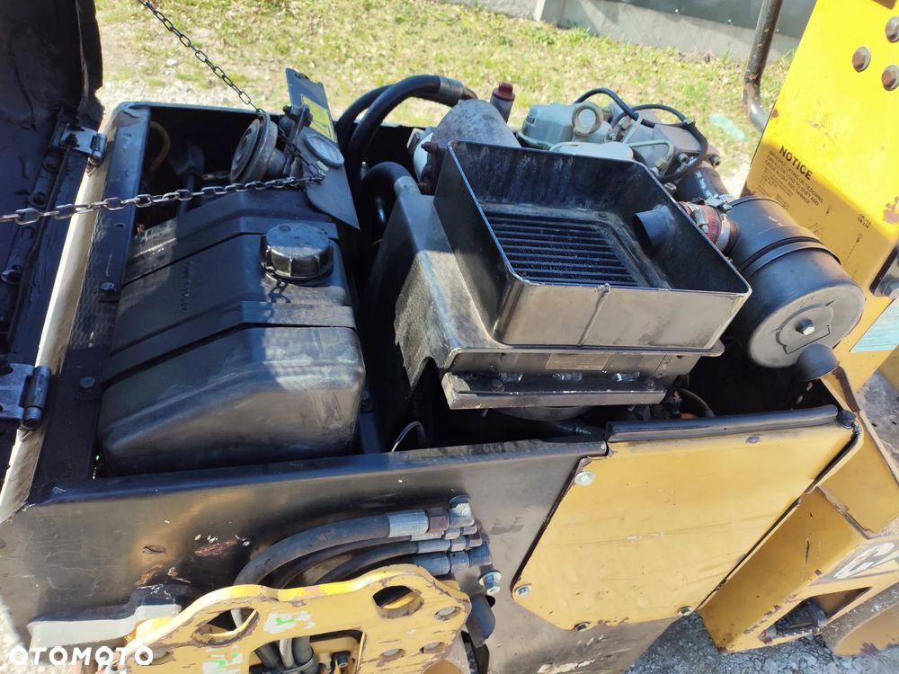 Caterpillar CB-114 - 14