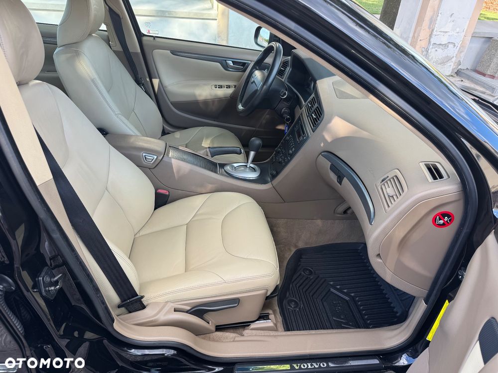 Volvo S60 2.4D Momentum - 25