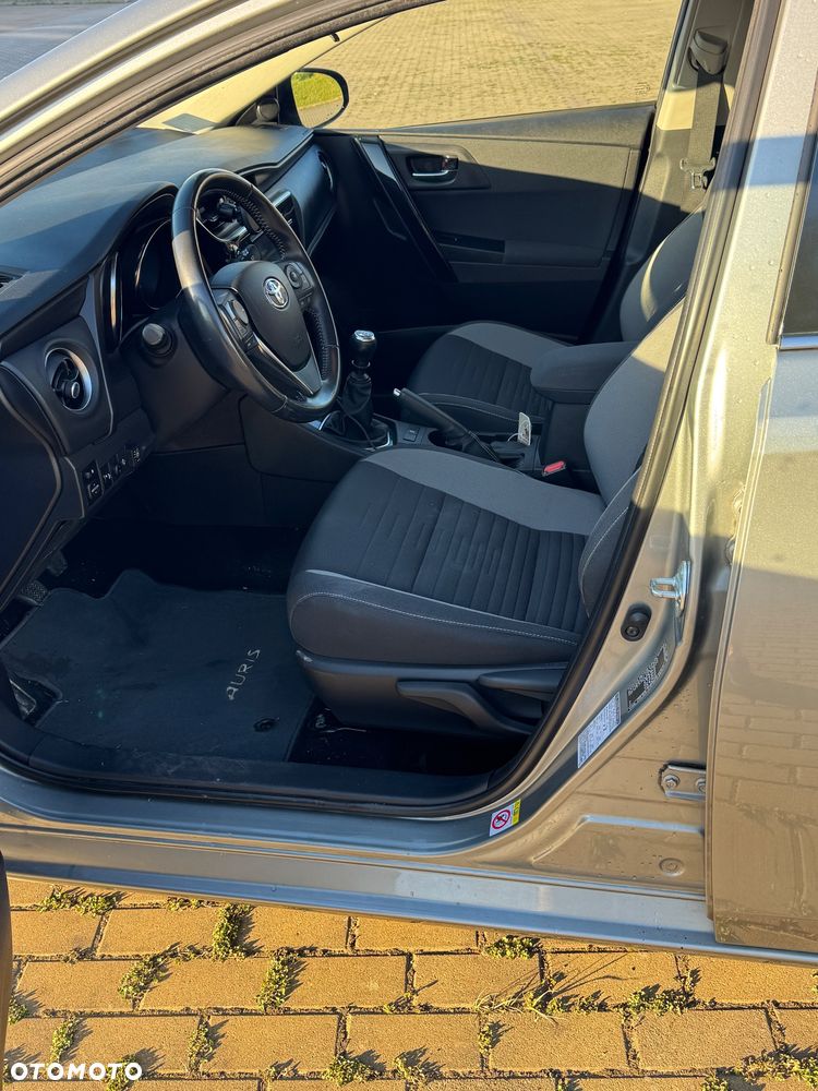 Toyota Auris 1.6 Premium - 9