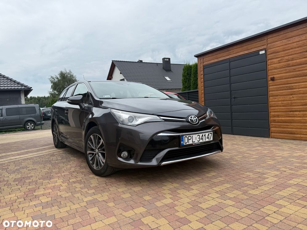 Toyota Avensis 1.8 Prestige - 1