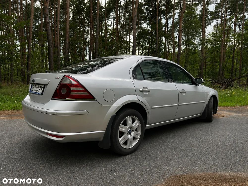 Ford Mondeo 2.0 TDCi Ghia - 4