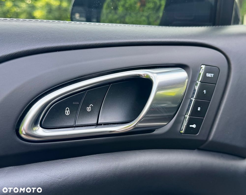 Porsche Cayenne Platinum Edition - 9
