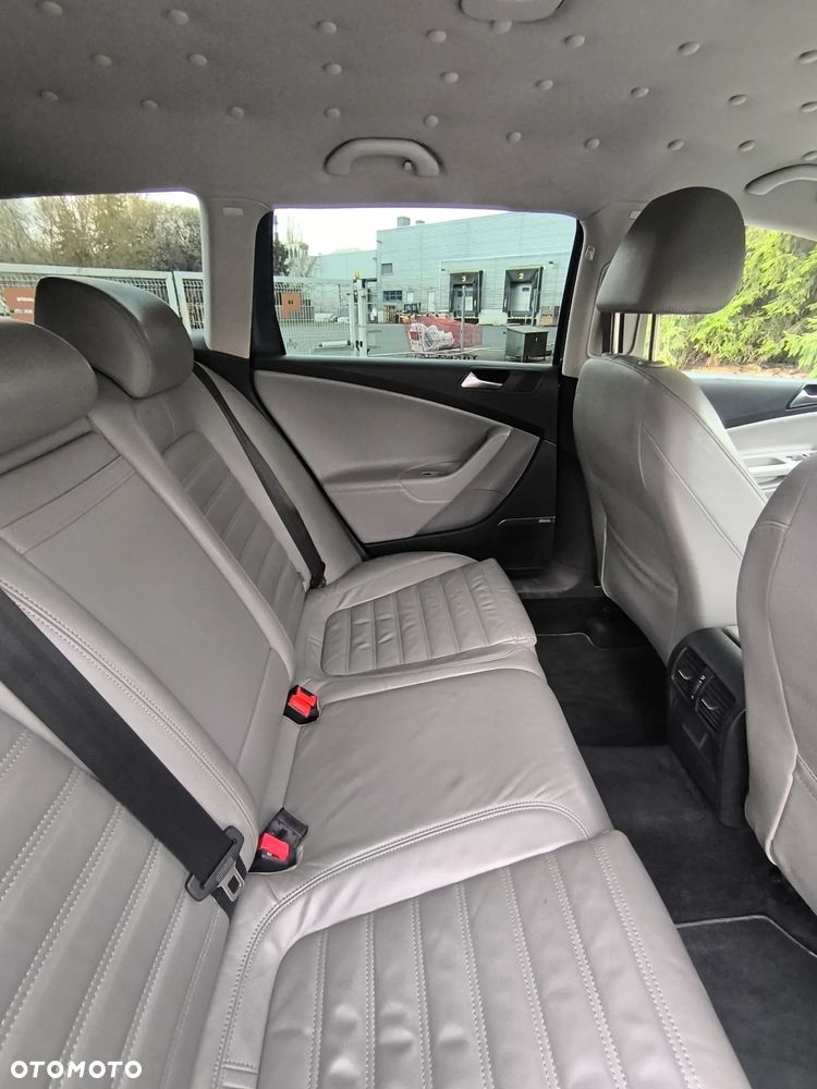 Volkswagen Passat Variant 3.2 V6 FSI 4Motion DSG Highline - 12