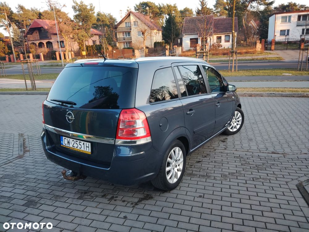Opel Zafira 1.8 Enjoy - 12