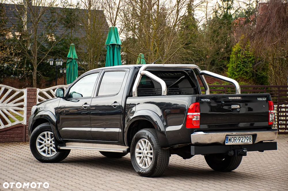 Toyota Hilux 3.0 D-4D Invincible - 3