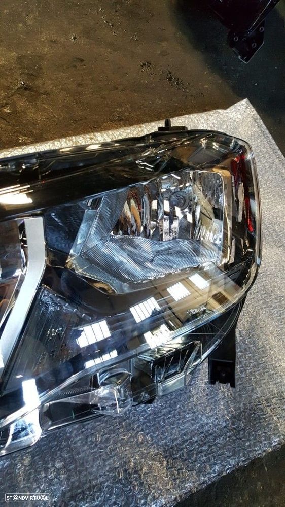 Farol Frente Esquerdo / Otica Esquerda Peugeot Partner Caixa (K9)  901 - 5