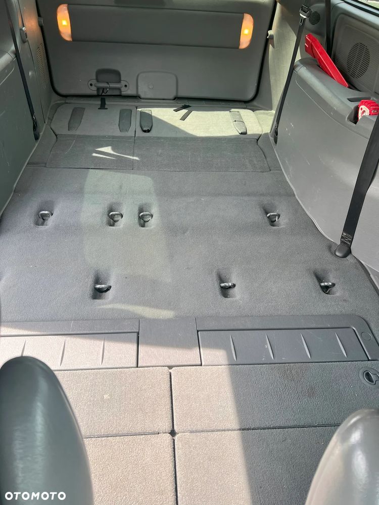 Chrysler Grand Voyager 2.8 CRD Executive LX S&G - 8