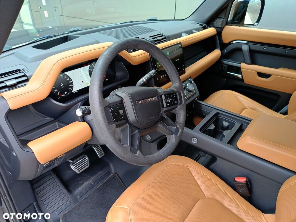 Land Rover Defender - 27