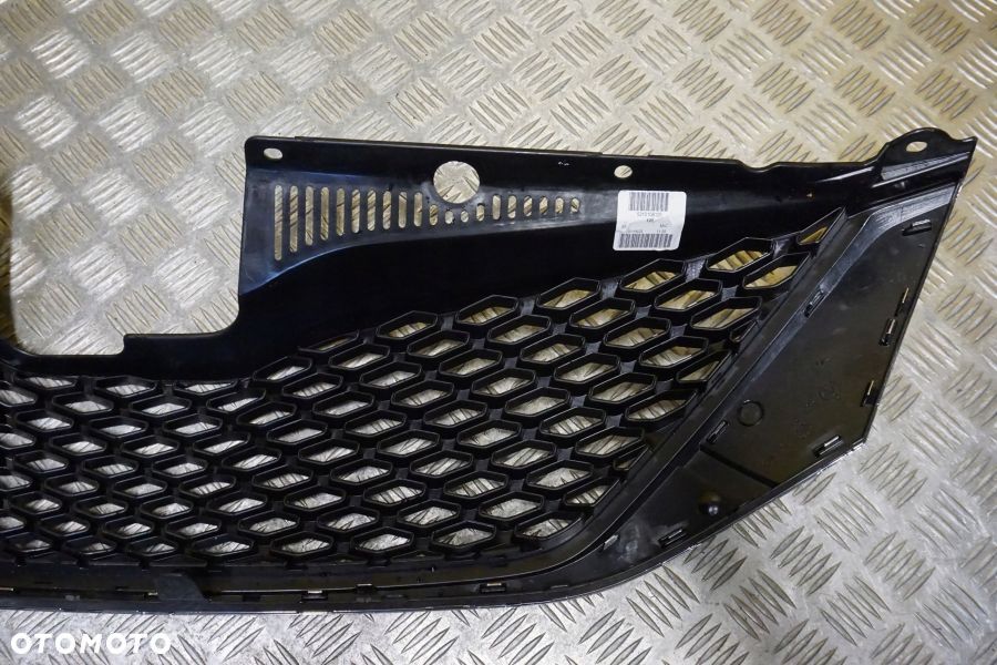 TOYOTA SIENNA 2011 - 2017 Atrapa Przód Grill Chrom USA - 10