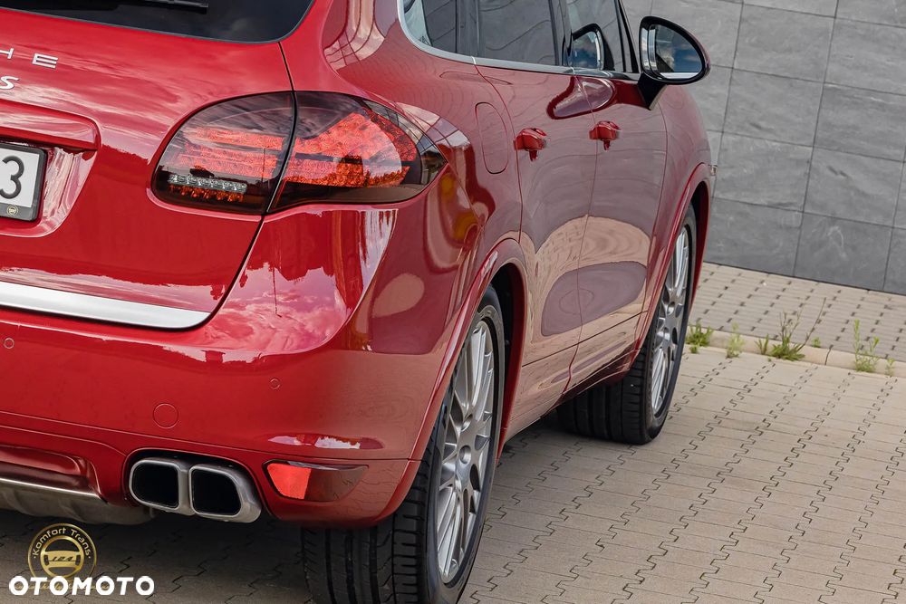 Porsche Cayenne Turbo S - 12