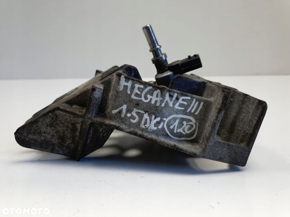 WTRYSKIWACZ Renault Megane III 1.5 DCI _ DPF łapa UCHWYT 8200771226 - 3