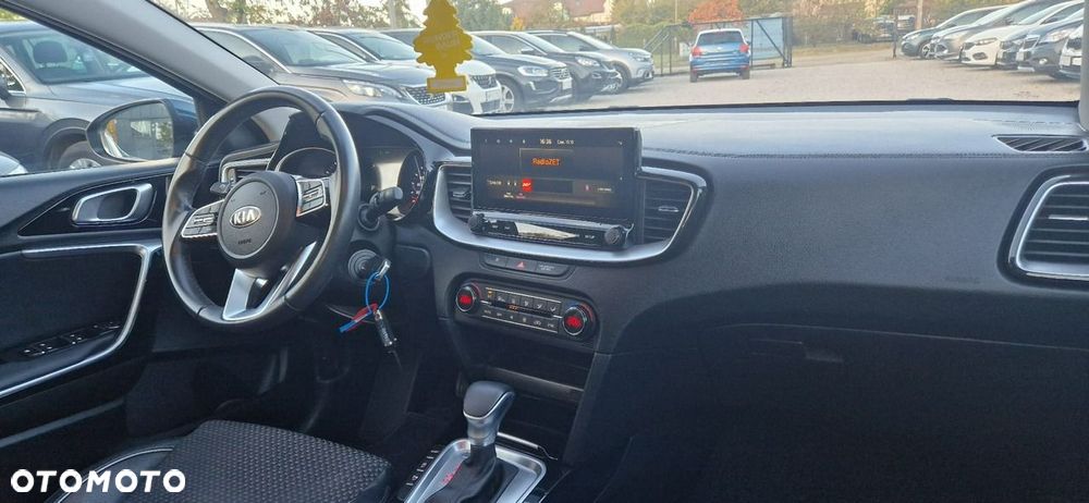 Kia XCeed - 25