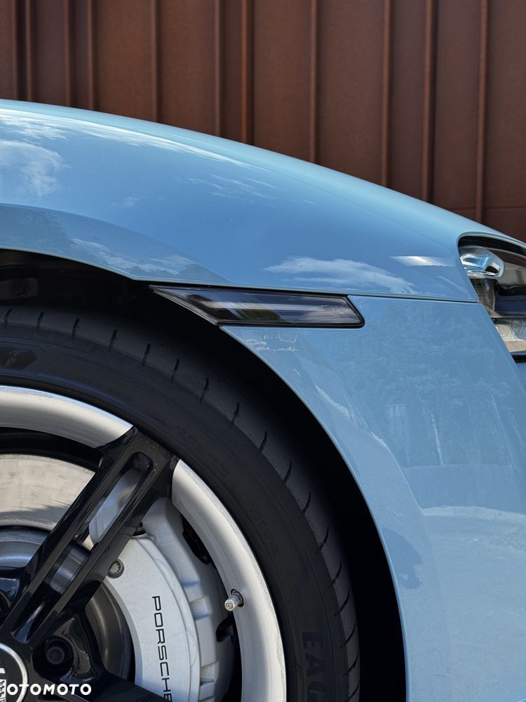 Porsche Taycan - 14