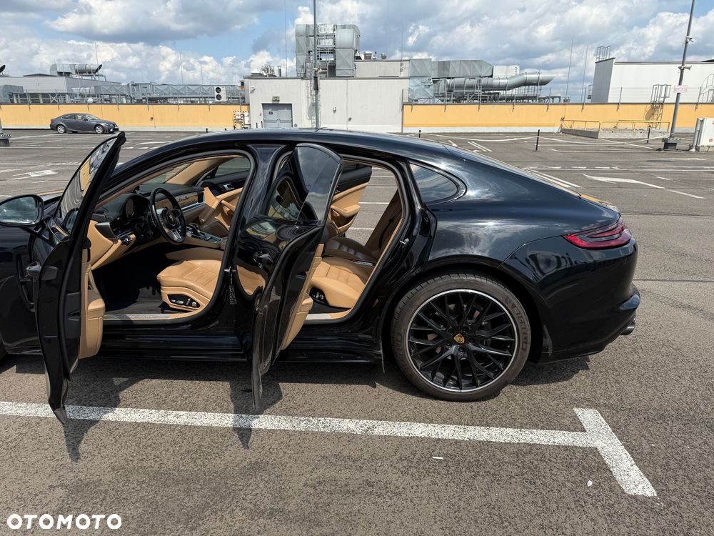 Porsche Panamera 4 - 24