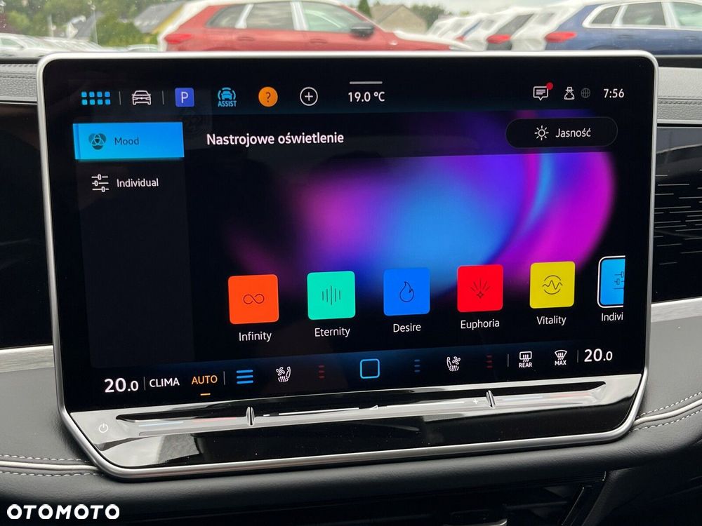 Volkswagen Passat Variant 2.0 TDI SCR Elegance DSG - 20