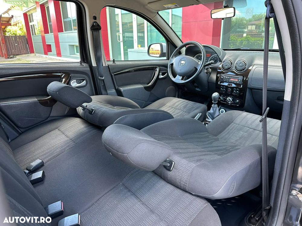 Dacia Duster 1.6 16V 4x4 Laureate - 10