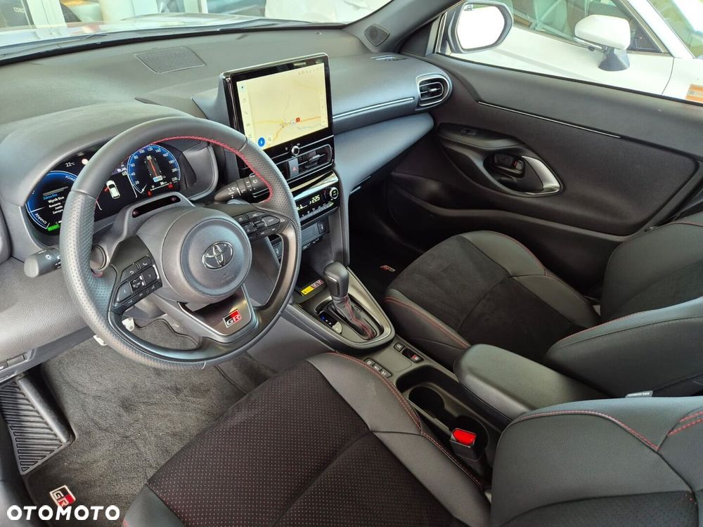 Toyota Yaris Cross Hybrid 1.5 GR Sport - 3