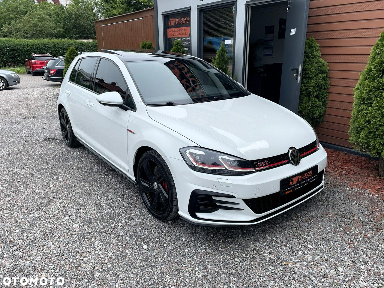 Volkswagen Golf GTI 2.0 TSI OPF DSG Performance - 2