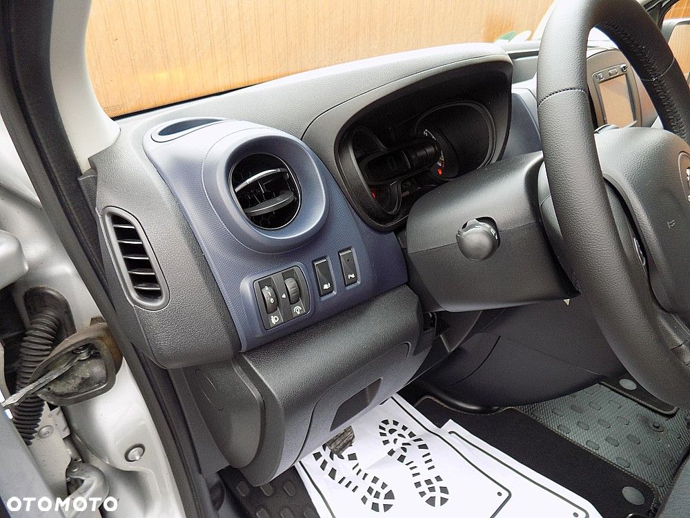 Opel Vivaro L2H1 2,9t Elegance Business - 10