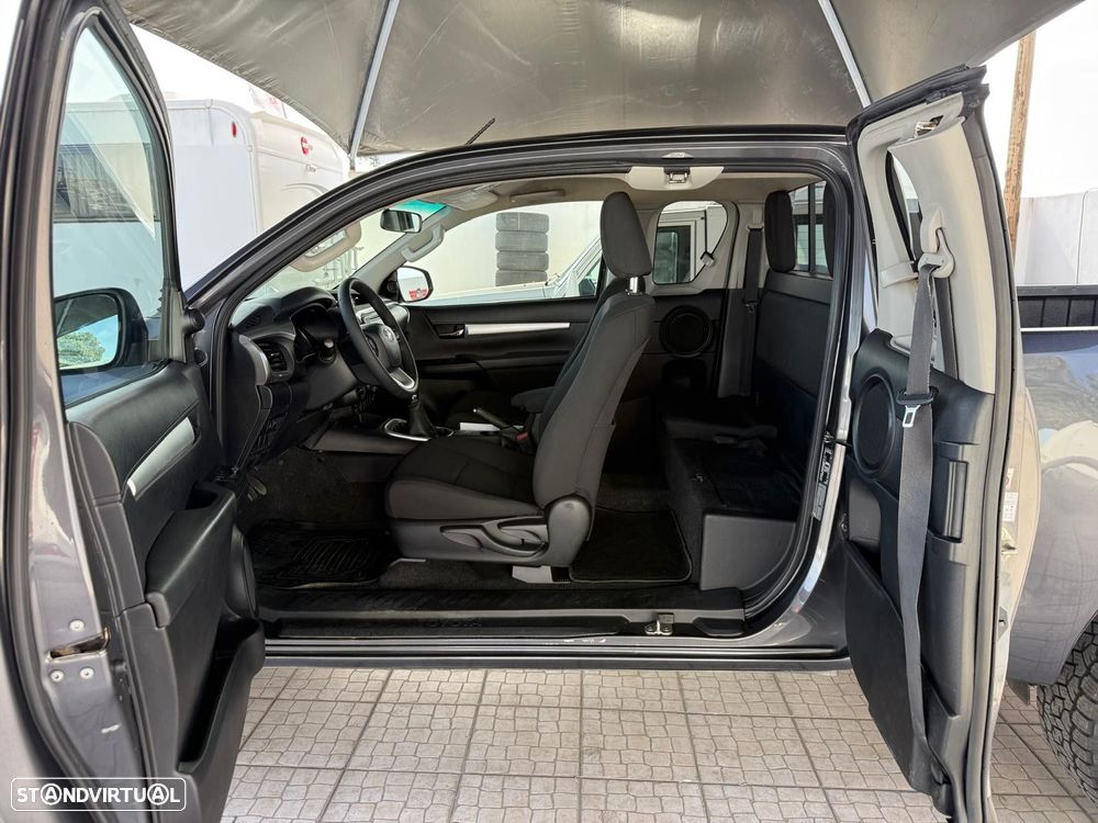 Toyota Hilux - 14
