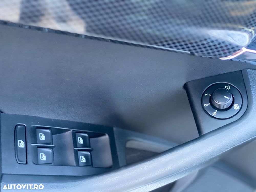 Skoda Octavia 2.0 TDI DSG RS - 8