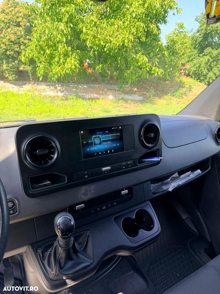 Mercedes-Benz Sprinter - 10