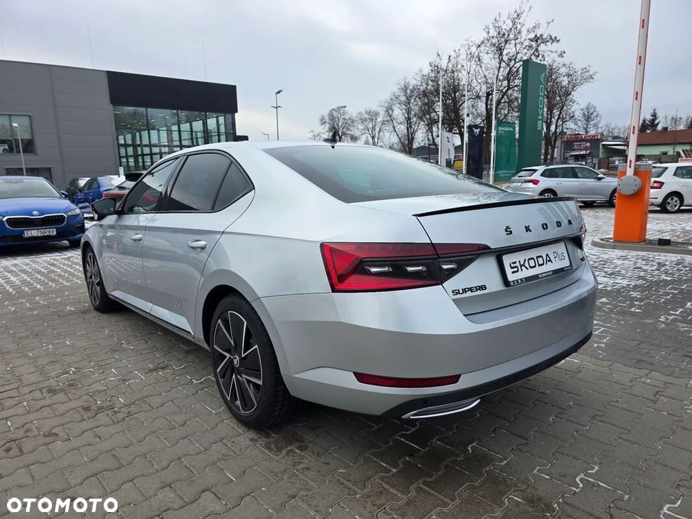 Skoda Superb 2.0 TDI SCR 4x4 Sportline DSG - 2