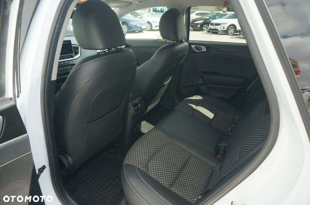 Kia Ceed 1.5 T-GDI Business Line - 24
