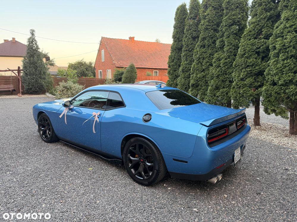 Dodge Challenger - 2