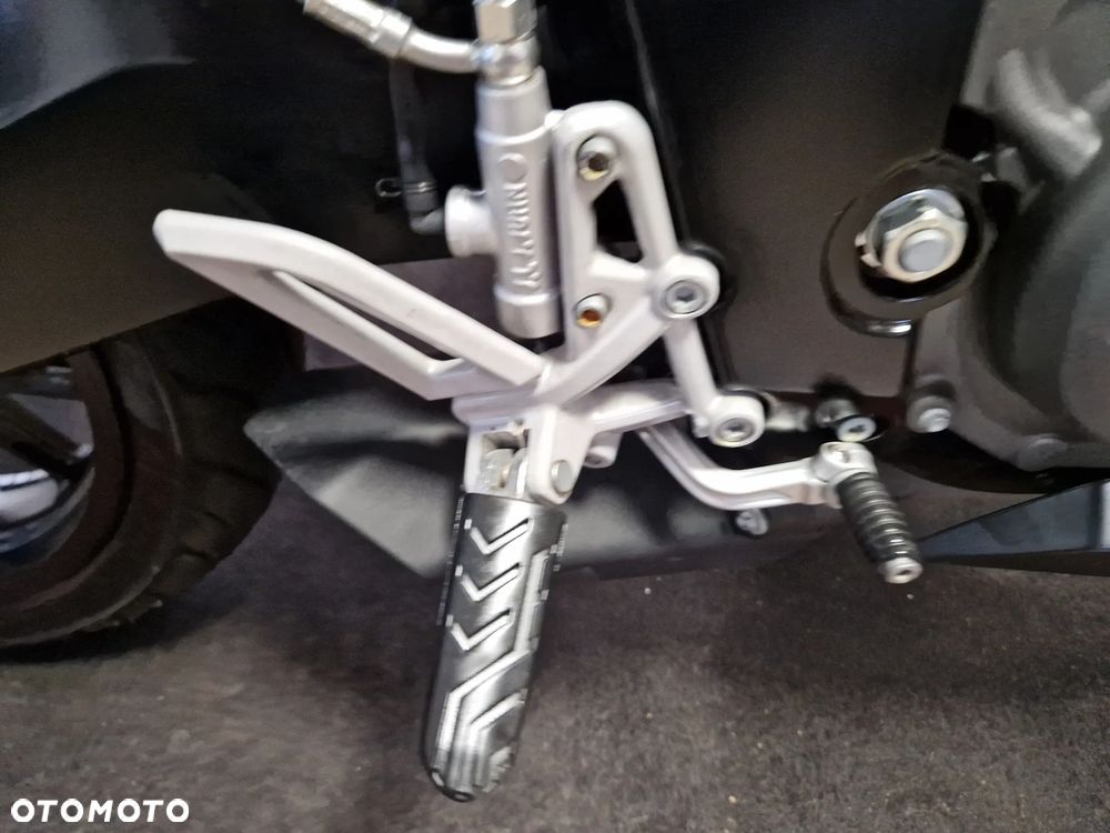 Aprilia Tuono - 32