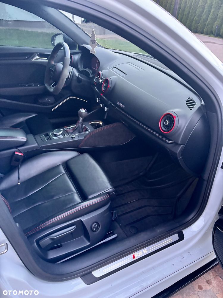 Audi RS3 Limousine TFSI Quattro Performance Edition S tronic - 10