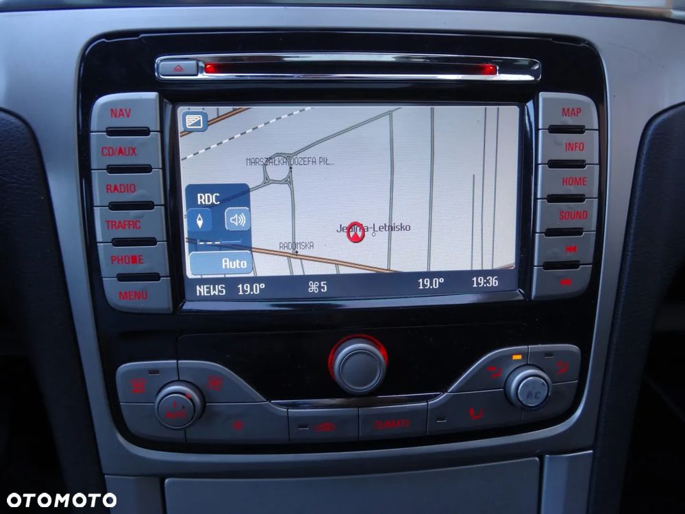 Ford S-Max 2.0 Titanium - 29