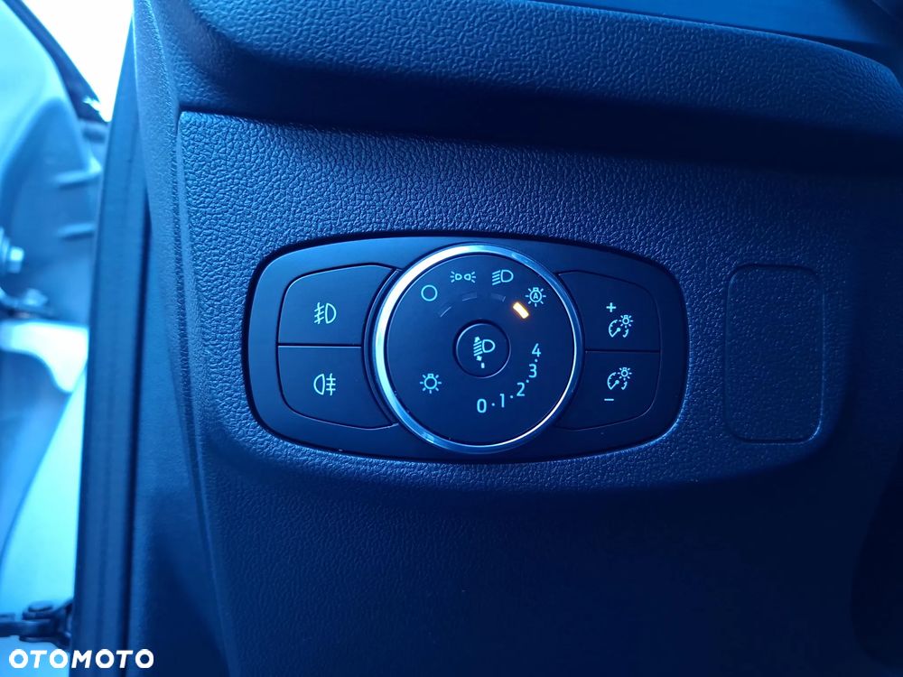 Ford Focus 1.0 EcoBoost Hybrid TITANIUM X - 20