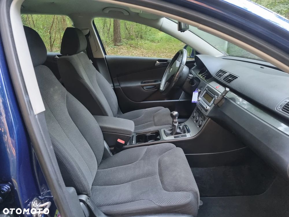 Volkswagen Passat 2.0 TDI Comfortline - 33