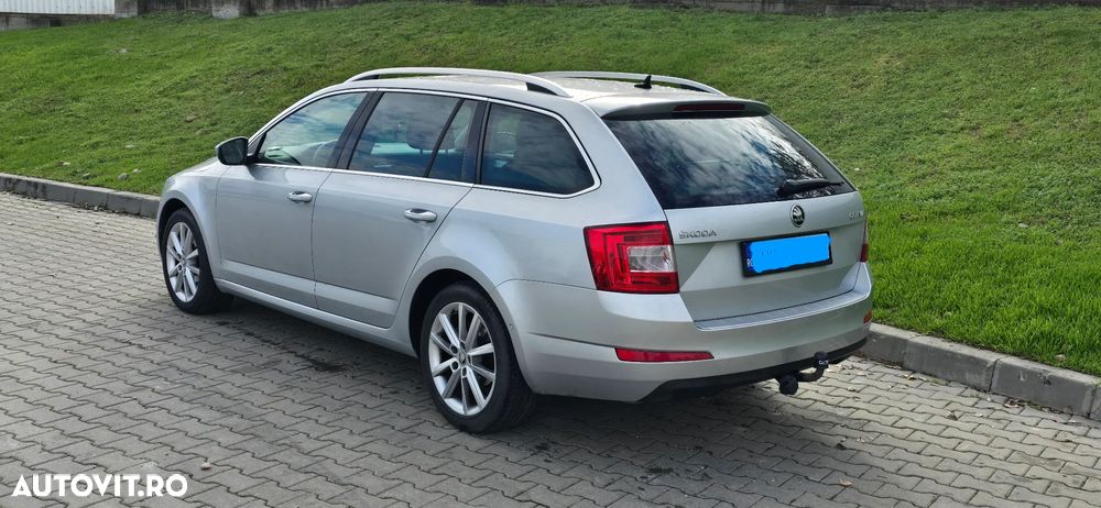 Skoda Octavia Combi Diesel 2.0 TDI Style - 7