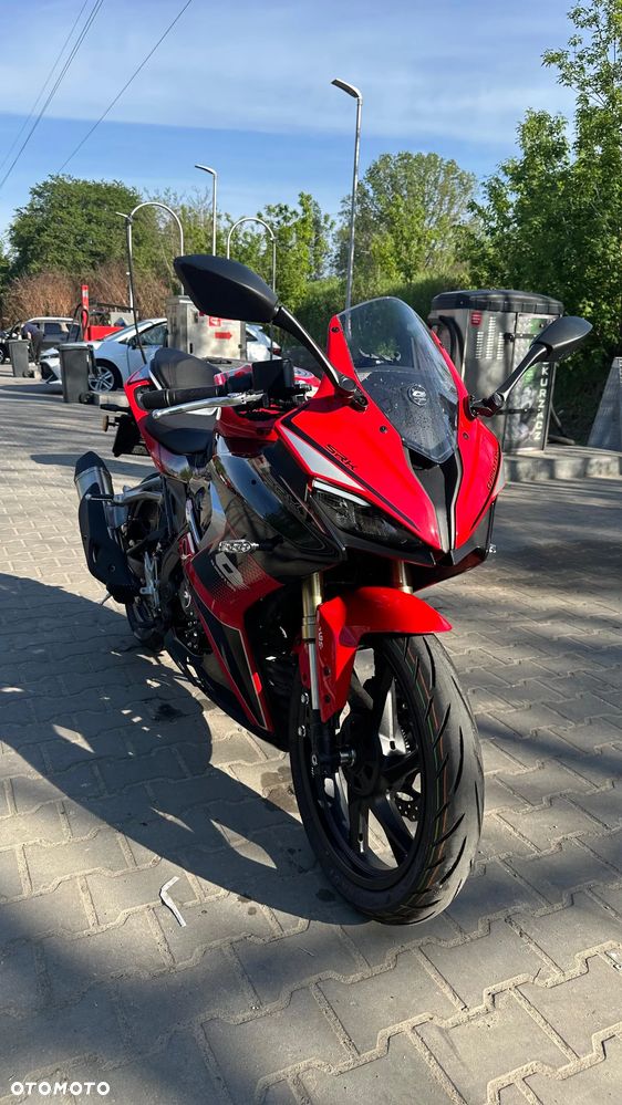 QJMOTOR SRK 125R - 1