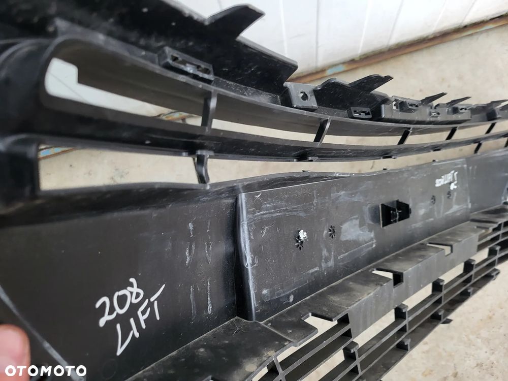 Atrapa grill zderzaka przedniego Peugeot 208 Lift - 12