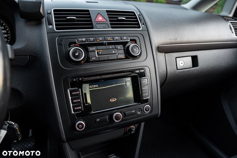 Volkswagen Touran 2.0 TDI DPF DSG Highline - 23