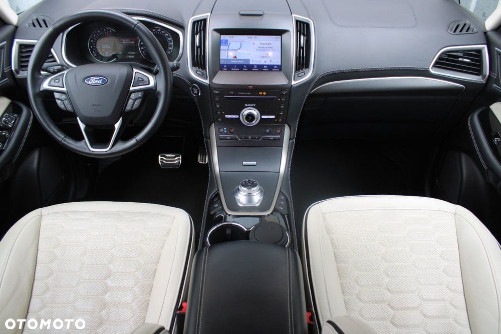 Ford S-Max - 22
