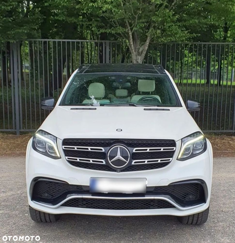 Mercedes-Benz GLS - 11