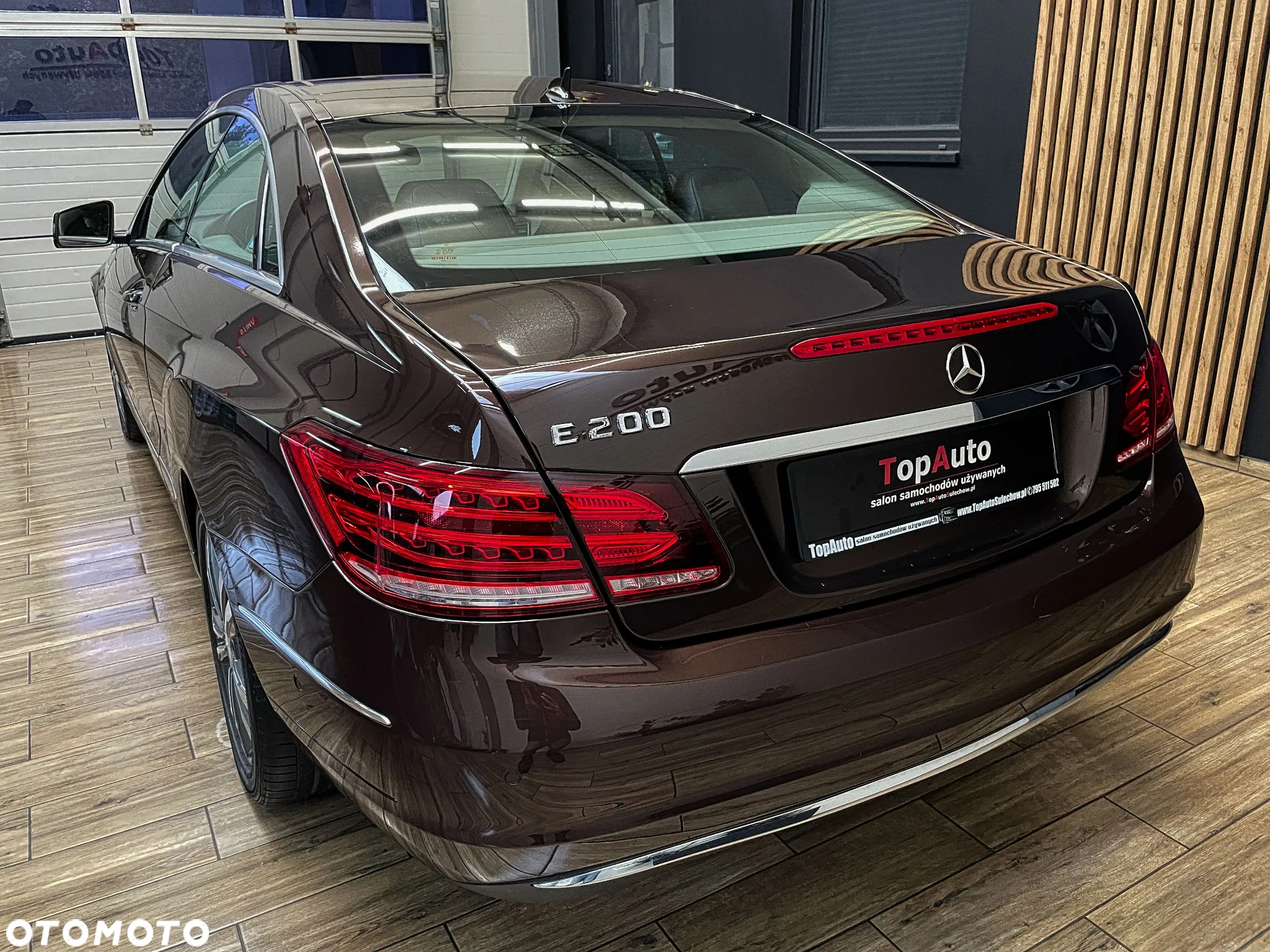 Mercedes-Benz Klasa E 200 Coupe - 9