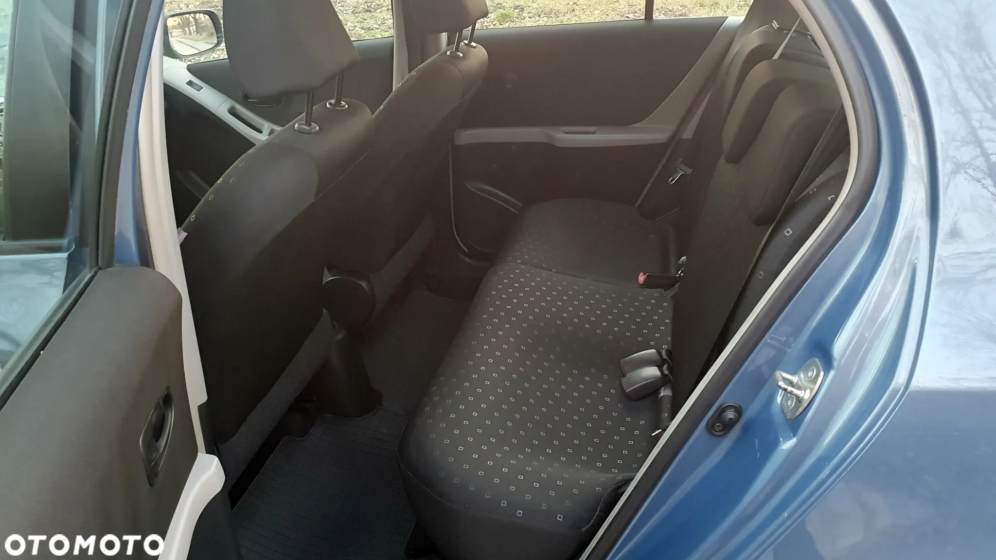 Toyota Yaris - 11