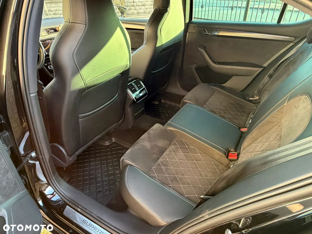 Skoda Superb 2.0 TDI SCR Sportline DSG - 11