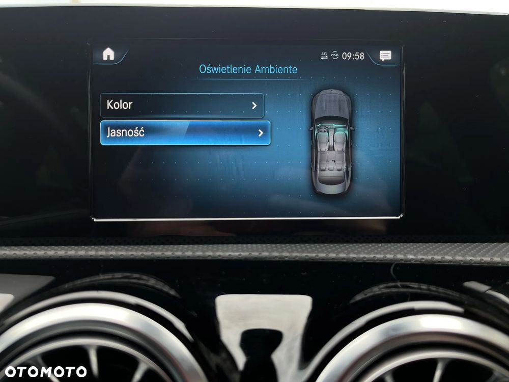 Mercedes-Benz CLA 180 7G-DCT - 24