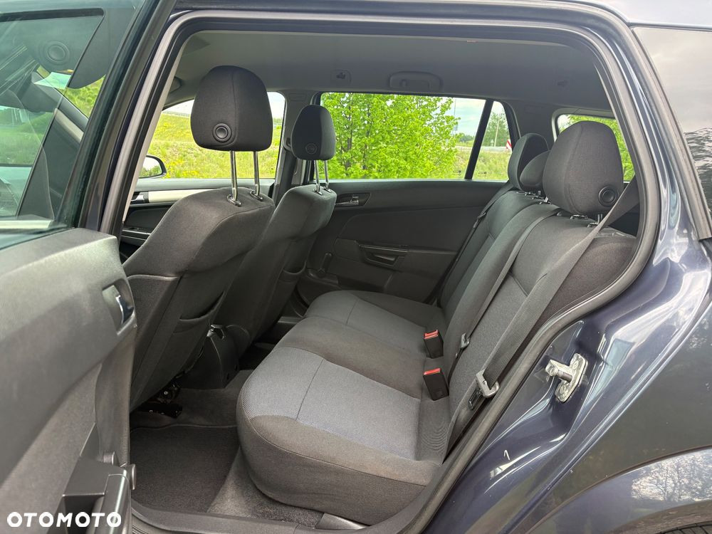 Opel Astra 1.6 Color Edition - 27