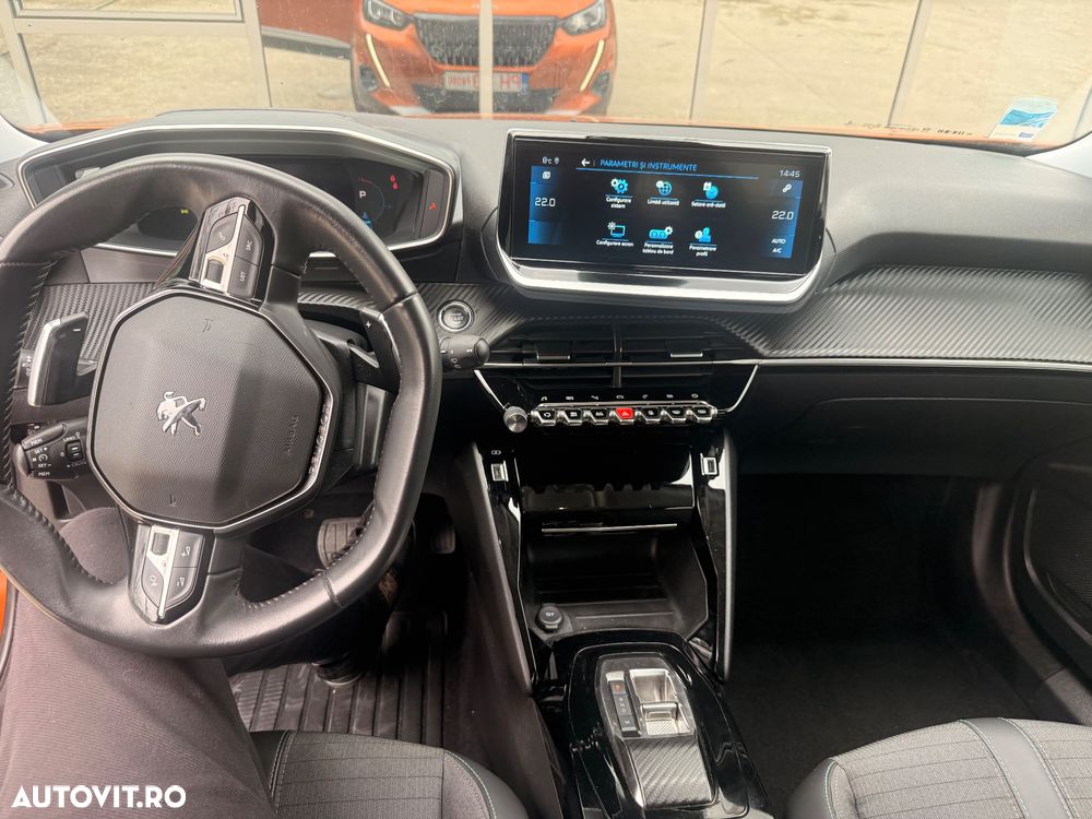 Peugeot 2008 PureTech 130 EAT8 Allure Pack - 33